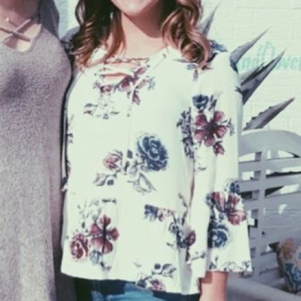 Lace up 3/4 sleeve top